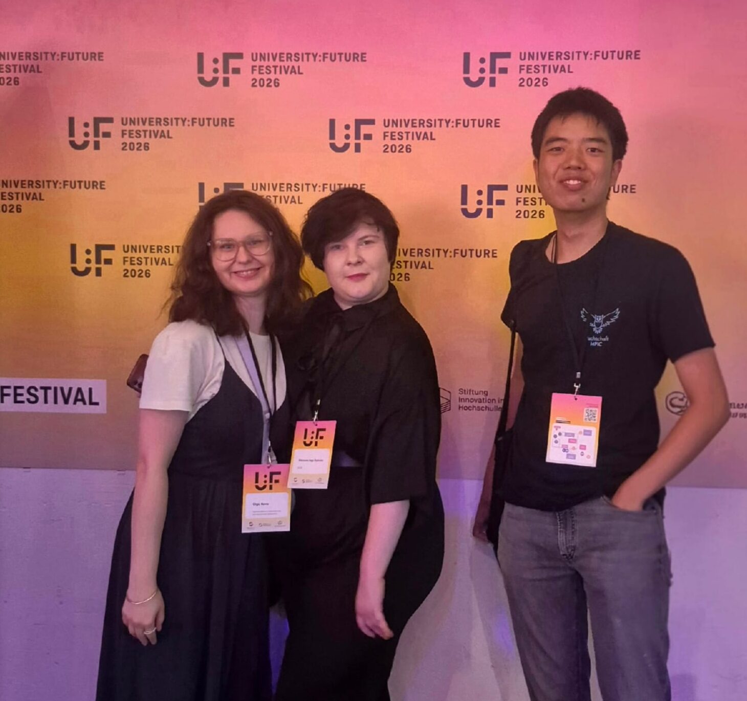 006 Auf diesem Bild sind drei DCMs des Thementracks AI auf dem University:Future Festival in Berlin zu sehen.